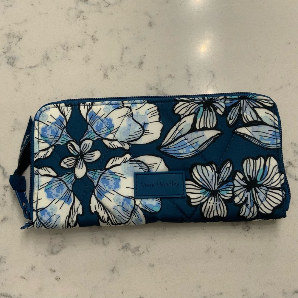 Vera Bradley Outlet Ultralight Accordion Wallet Dive Floral Blue Water Resistant